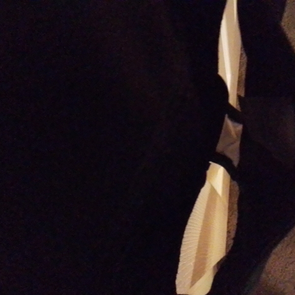 Cute little girls swimsuit with a shimmer look. NWT - Picture 6 of 6